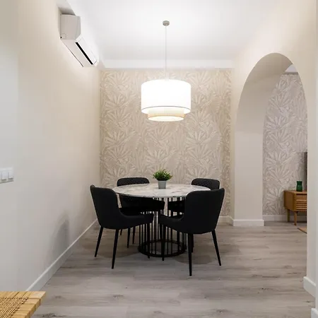 Cozy In The Heart Of Apartment